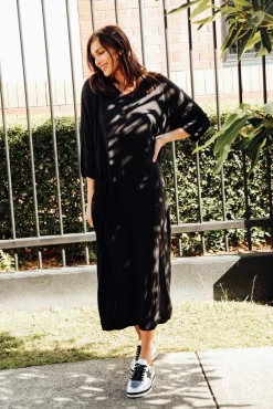 Cotton Dresses<Cotton Village Black Sleeved Pocket Crinkle Cotton Dress