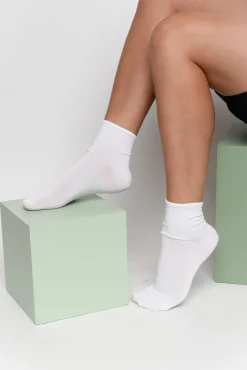 White Sneakers<Ambra Kai White Bamboo Two Pack Boot Socks