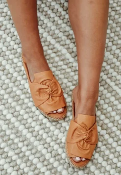 Slides<Bueno Kalmia Brandy Leather Slide