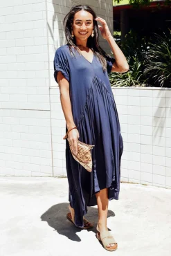 Batwing Dresses<PQ Navy Peak Maxi Dress